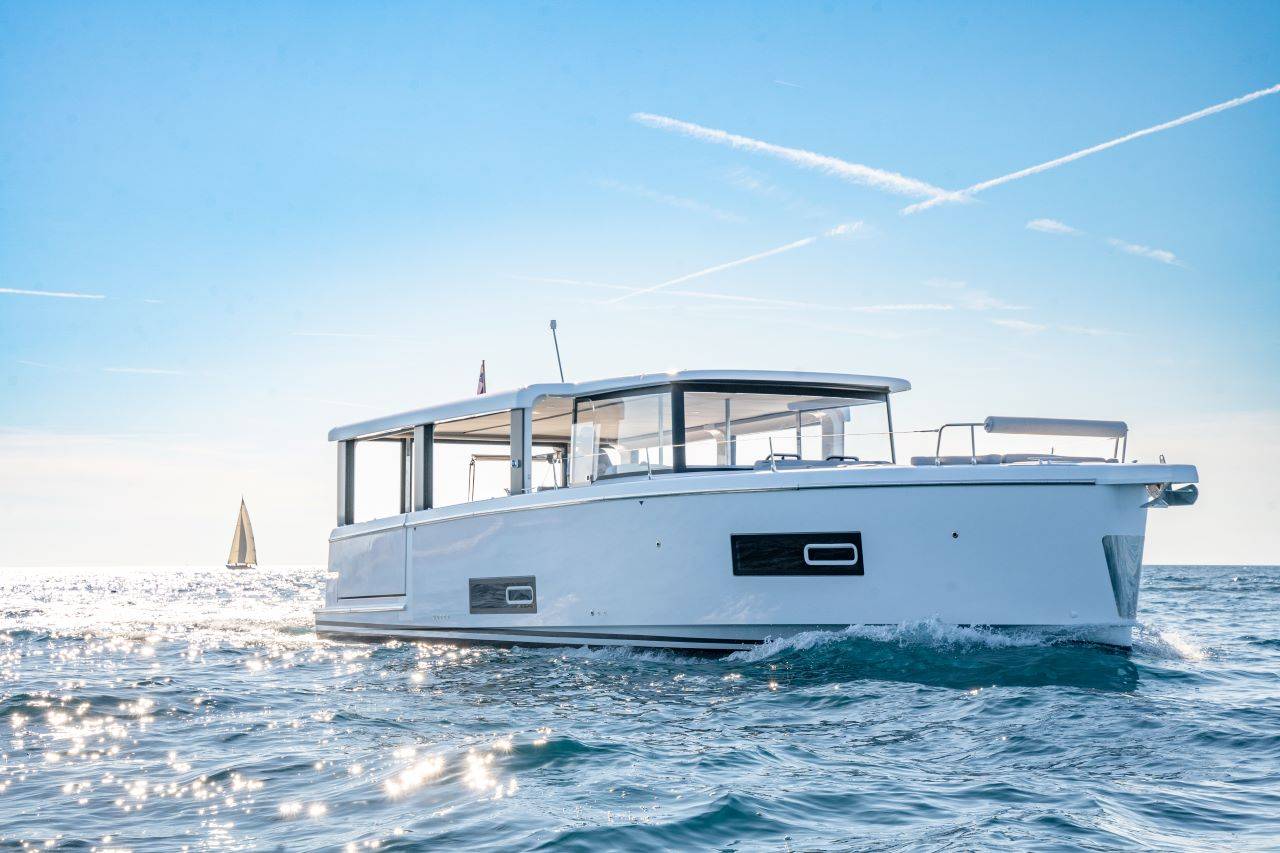 Island Cruising Boat