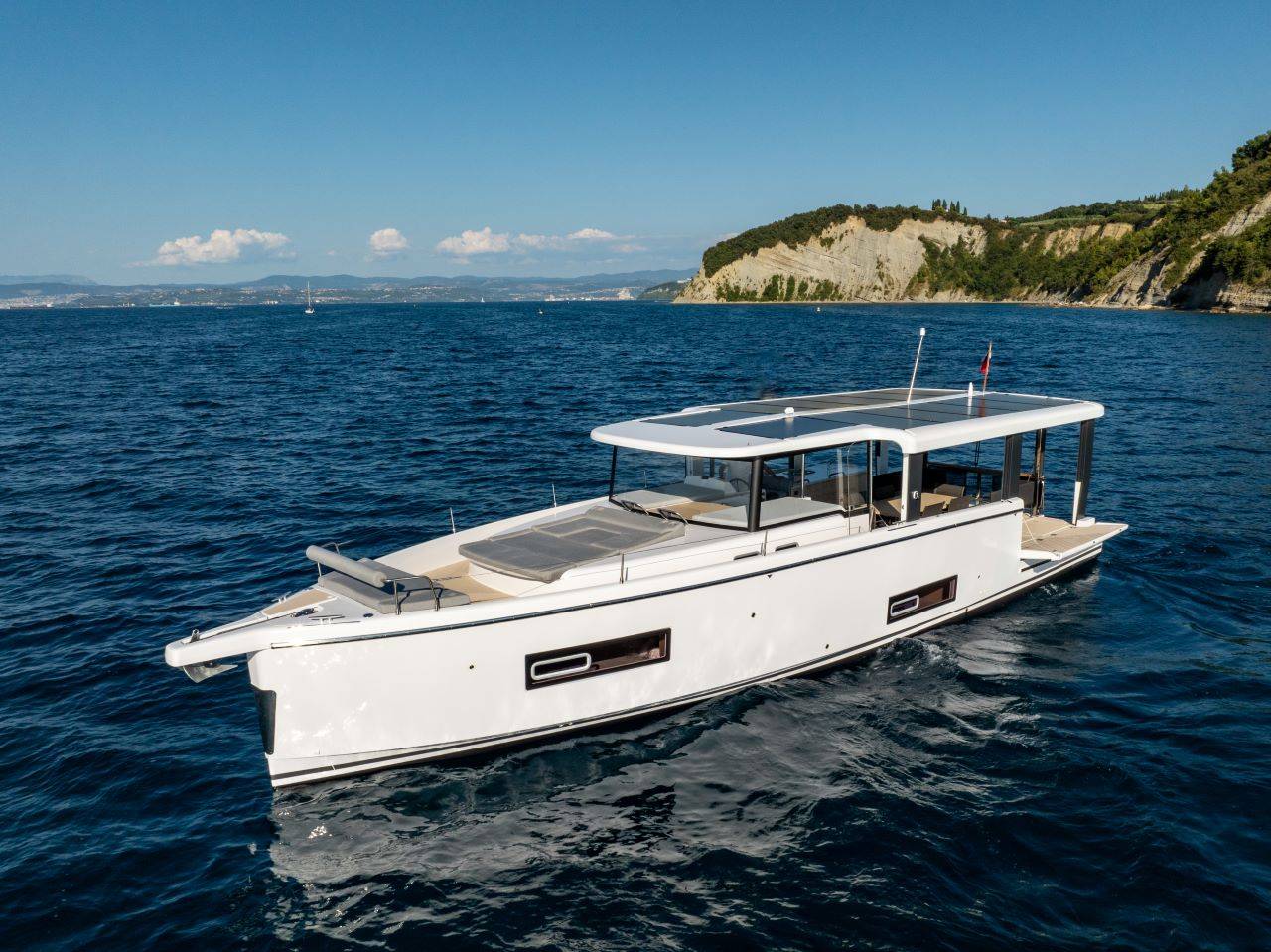 Island Cruising Boat - 2