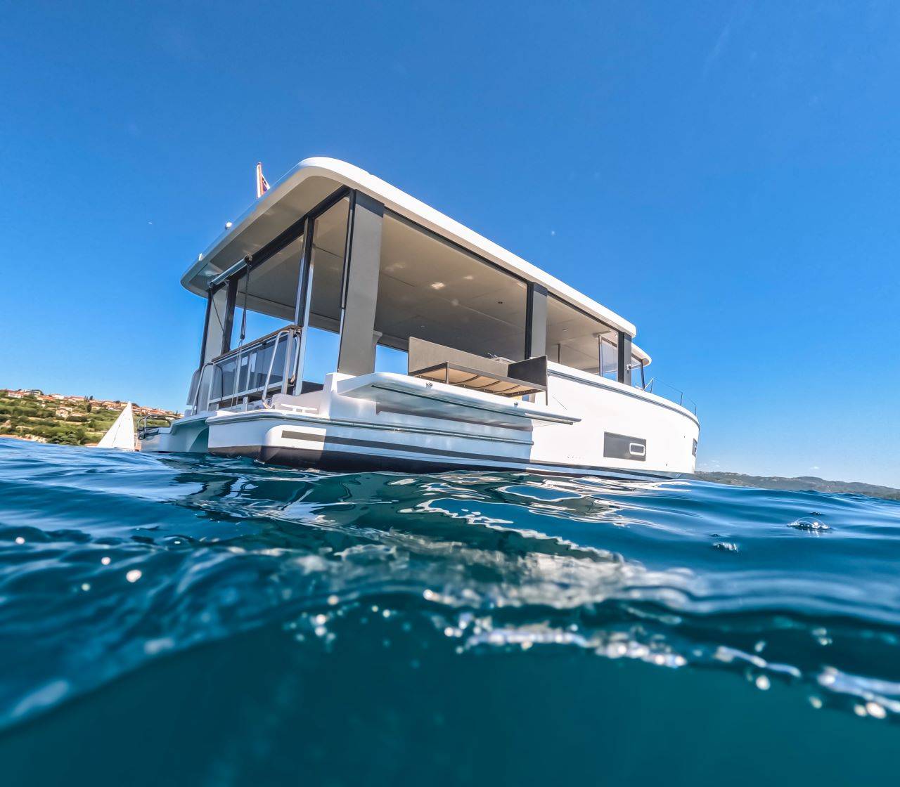 Island Cruising Boat - 3