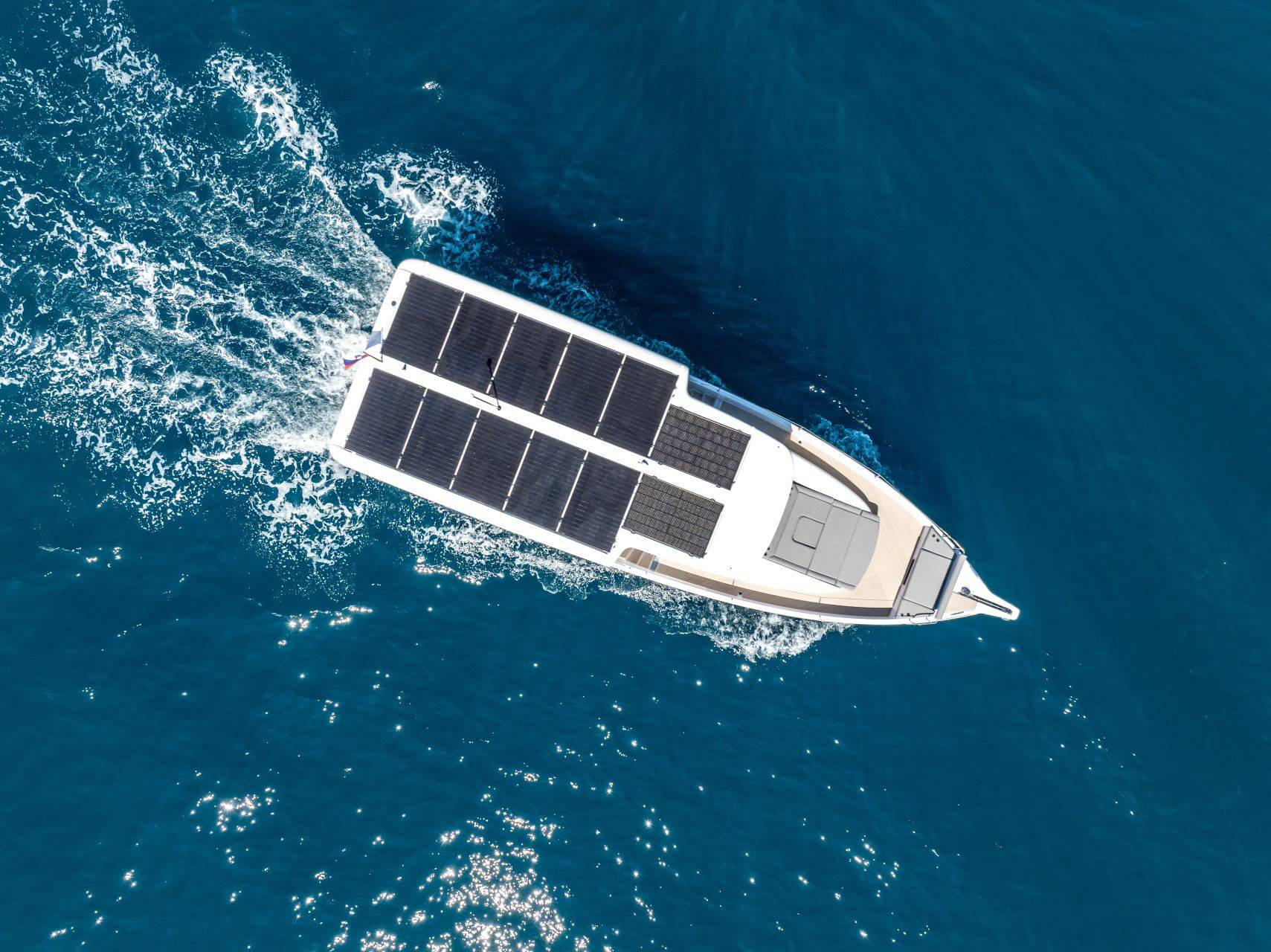 Island Cruising Boat - 4