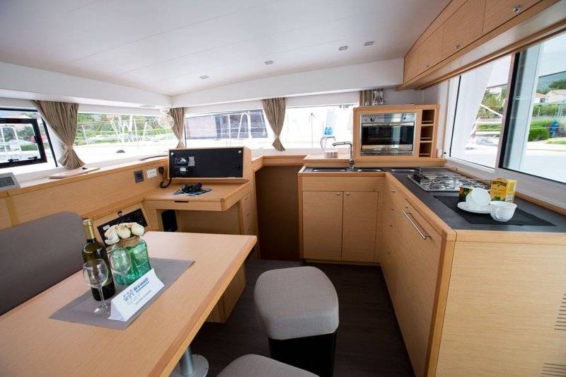 Lagoon 40 - 3