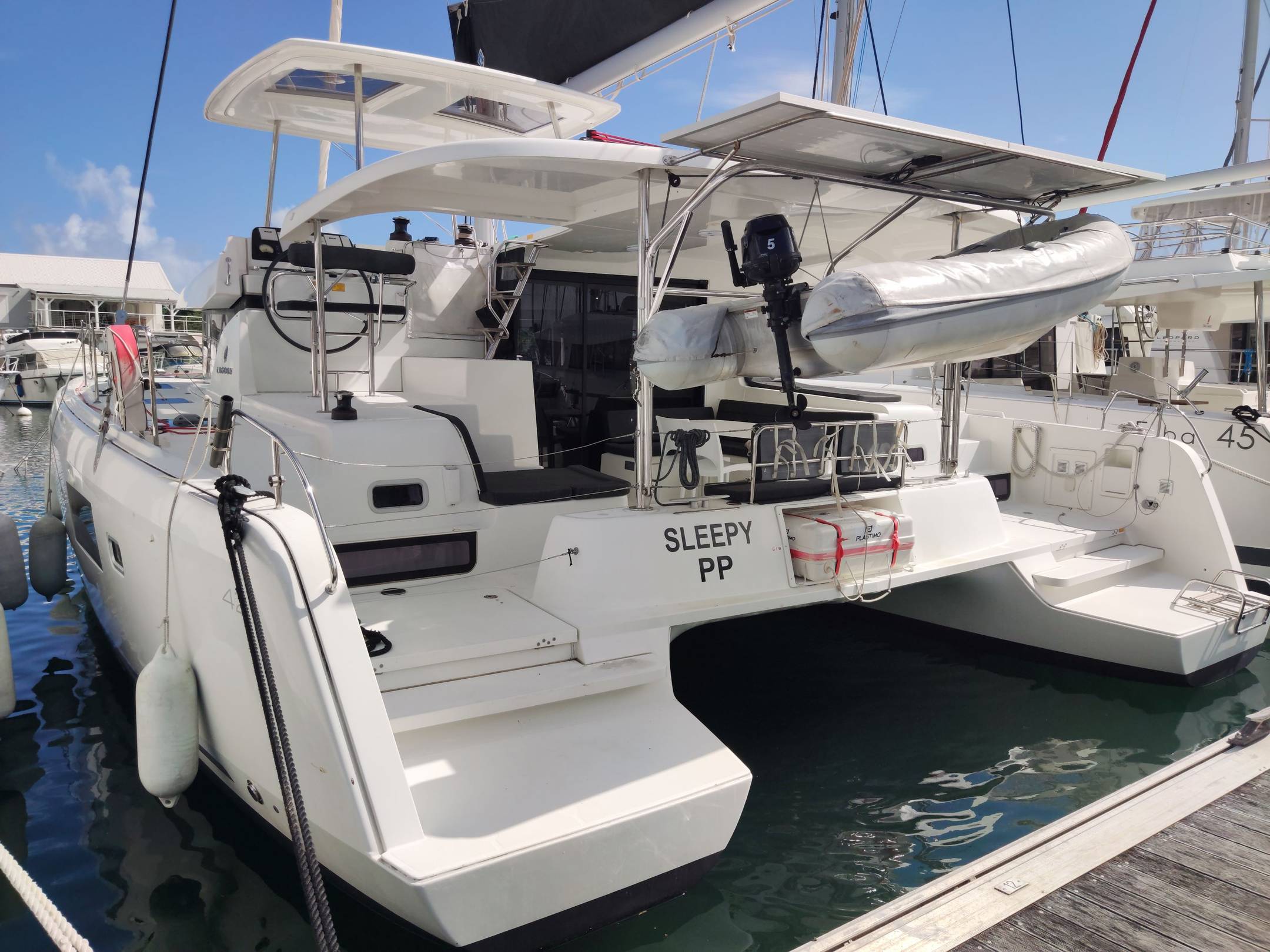 Lagoon 42