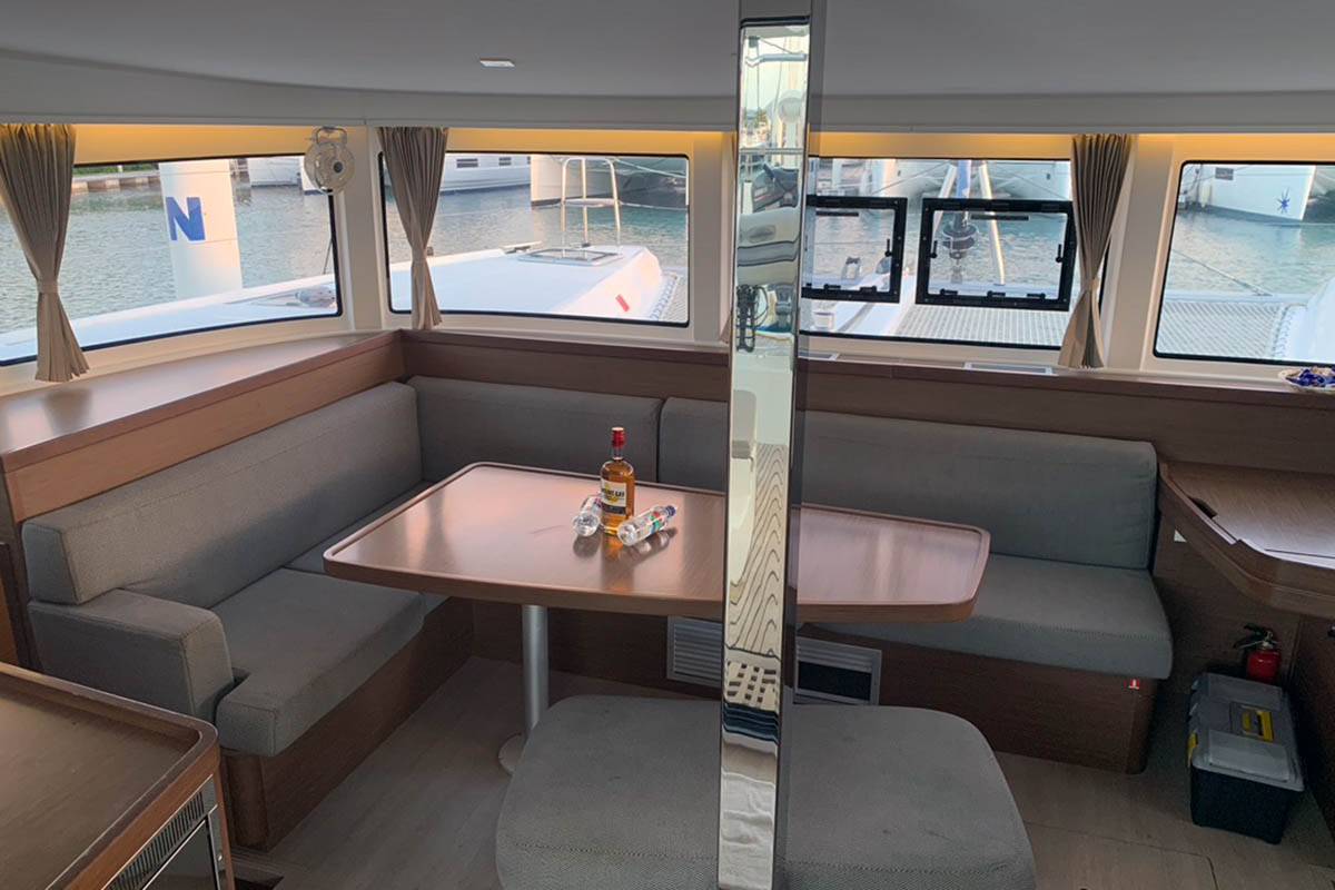 Lagoon 42 - 4