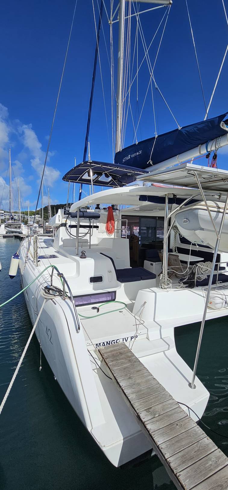 Lagoon 42