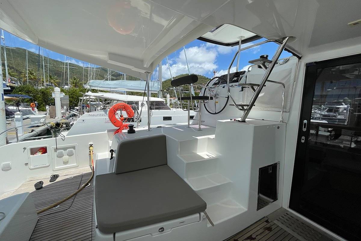 Lagoon 42 - 3