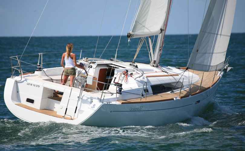 Oceanis 37