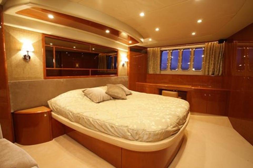 Princess Flybridge 67 - 3