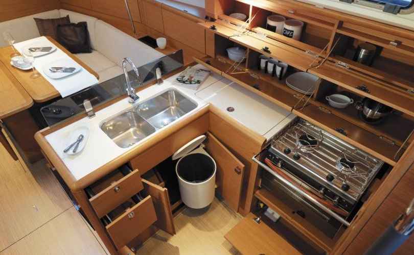 Sun Odyssey 389 - 4