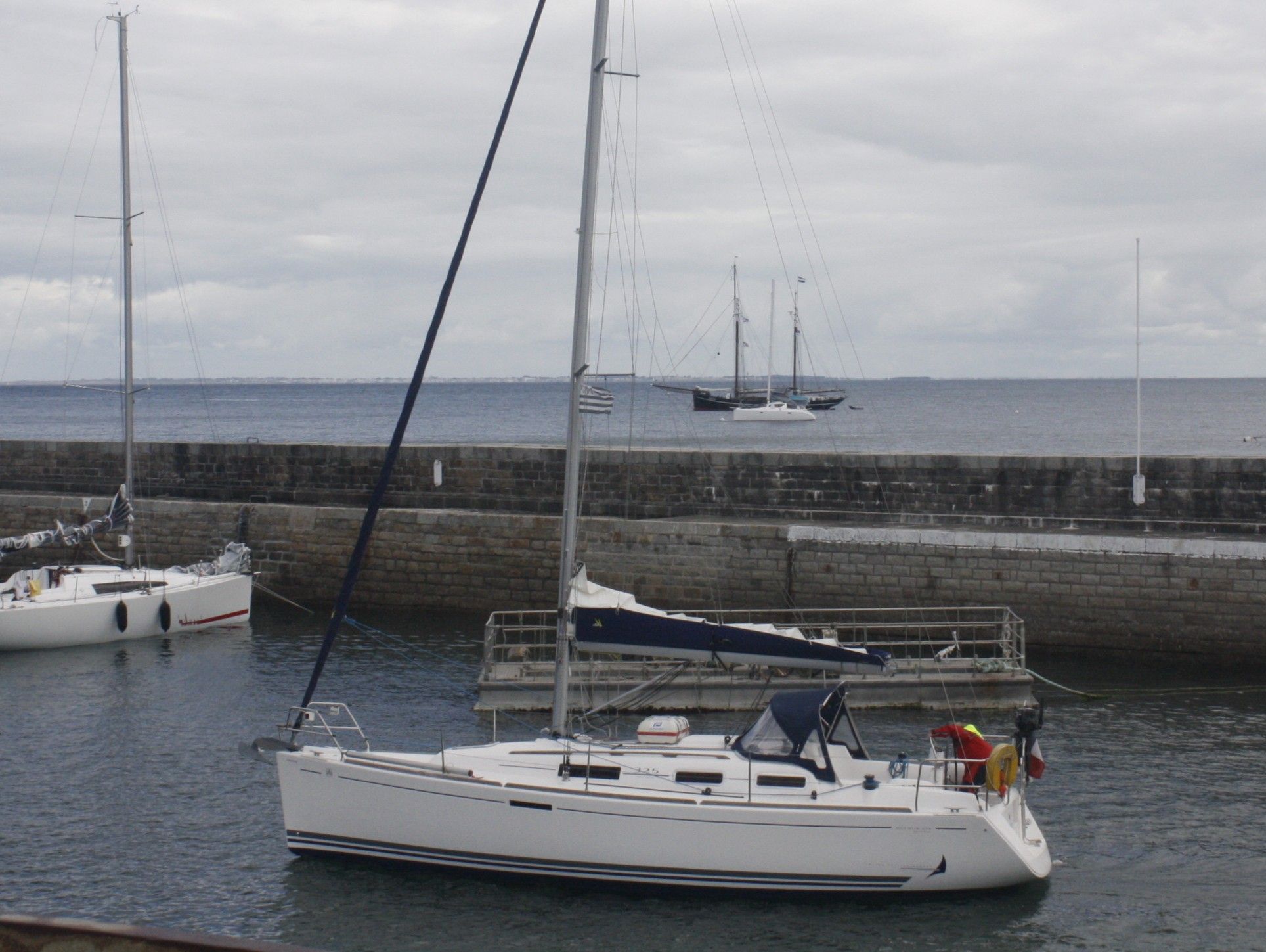 Dufour 325
