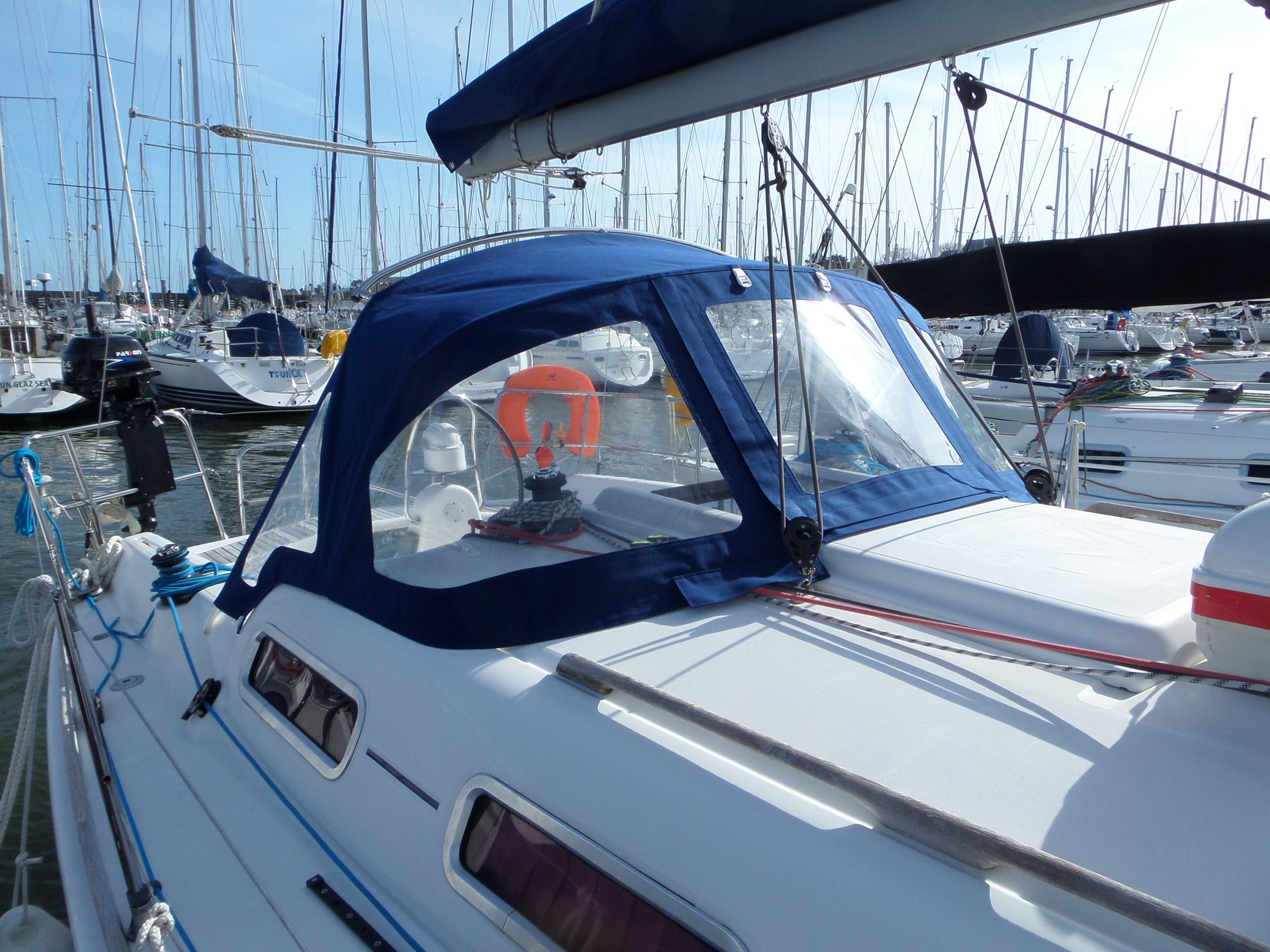 Dufour 325 - 2