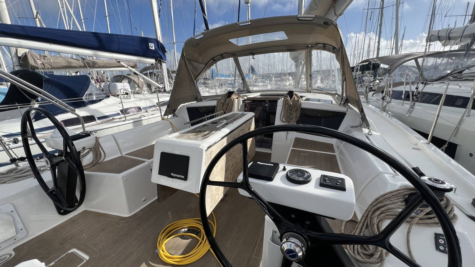 Dufour 390 Grand Large - 3