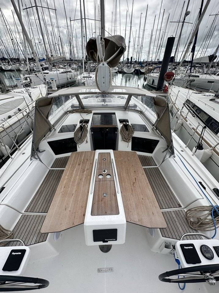 Dufour 390 Grand Large - 4