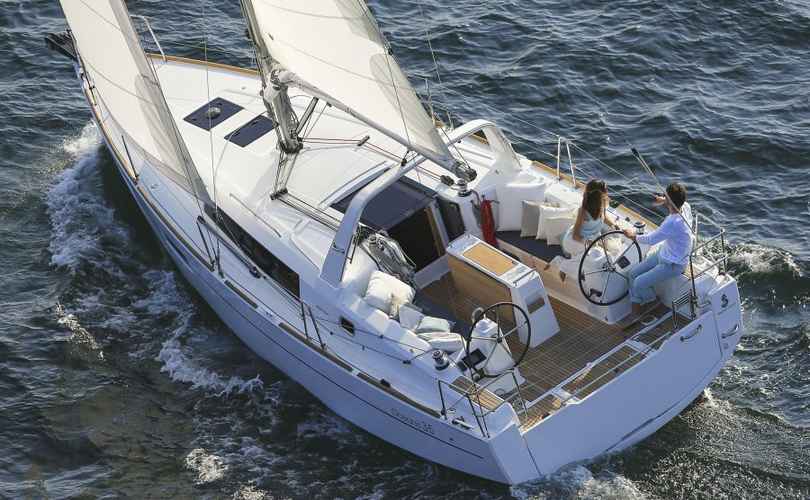 Oceanis 35