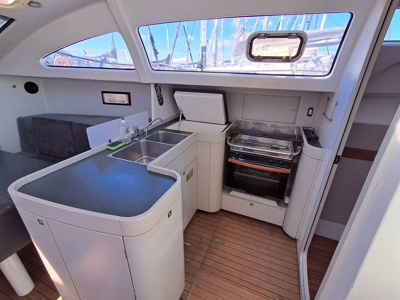 RM 1060 - 3