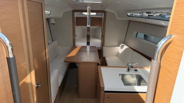 Sun Odyssey 350 - 4