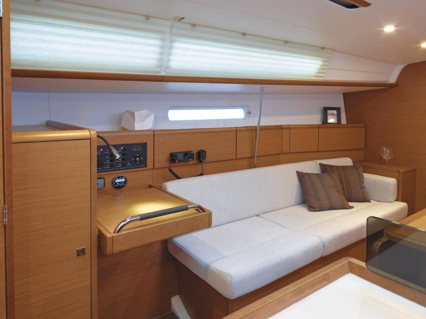 Sun Odyssey 379 - 4