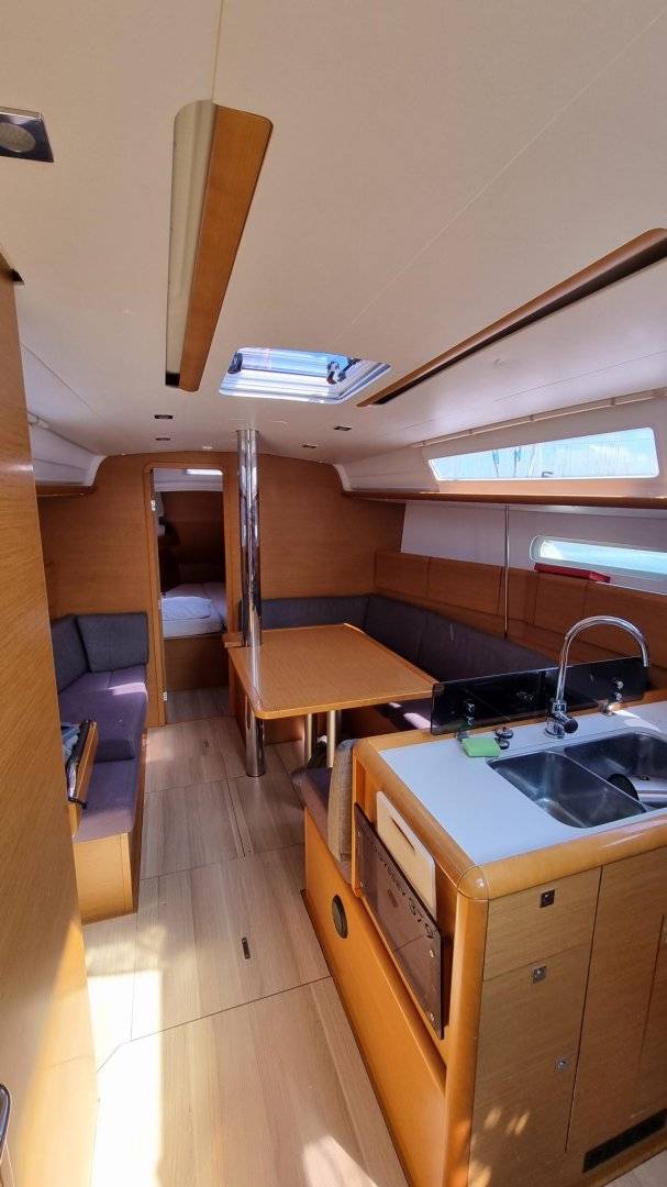 Sun Odyssey 379 - 4