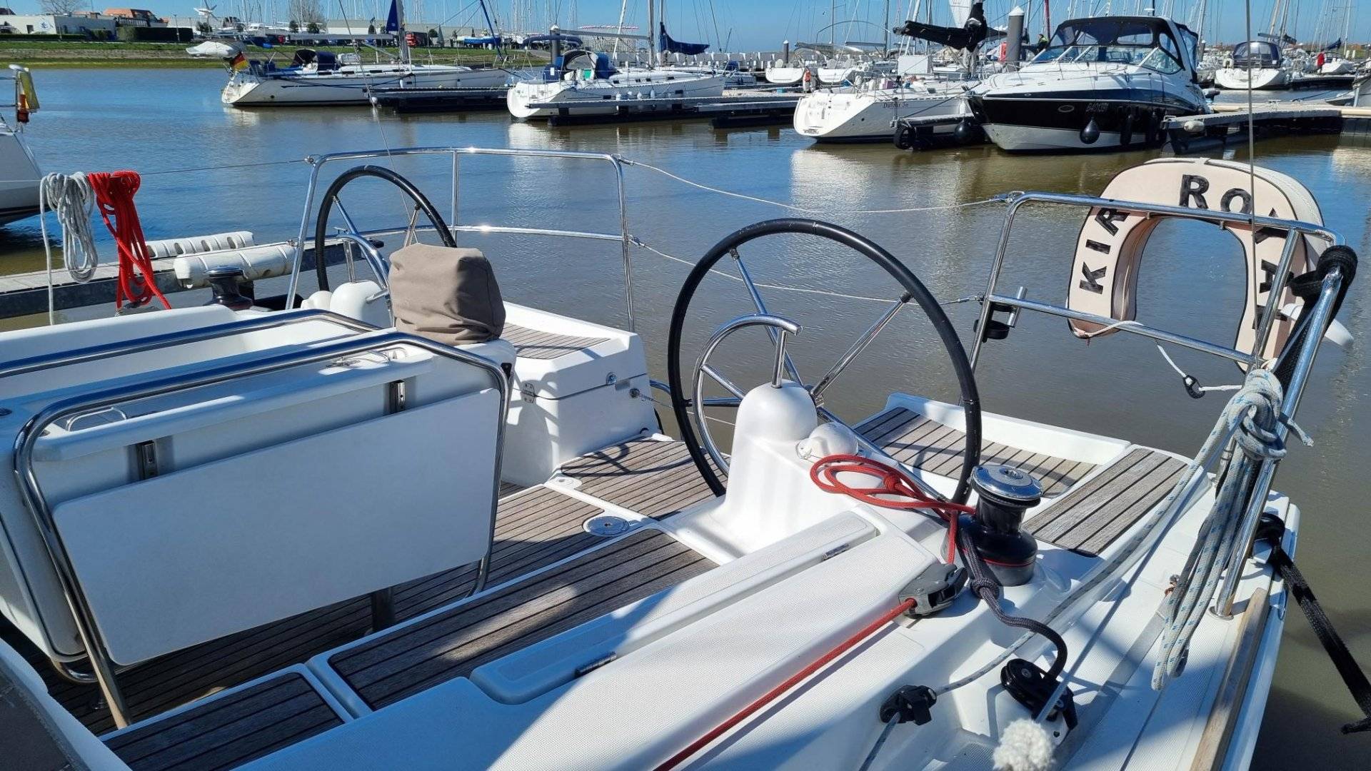 Sun Odyssey 379 - 3