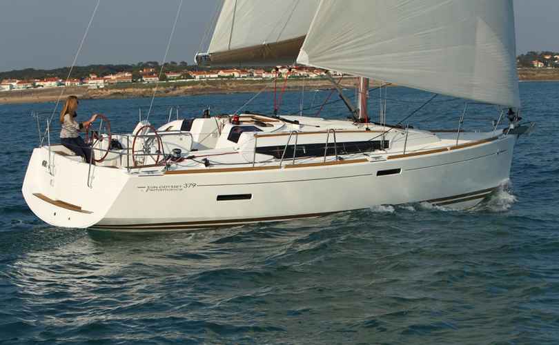 Sun Odyssey 379
