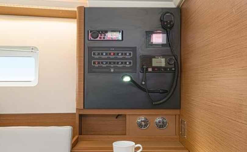 Sun Odyssey 380