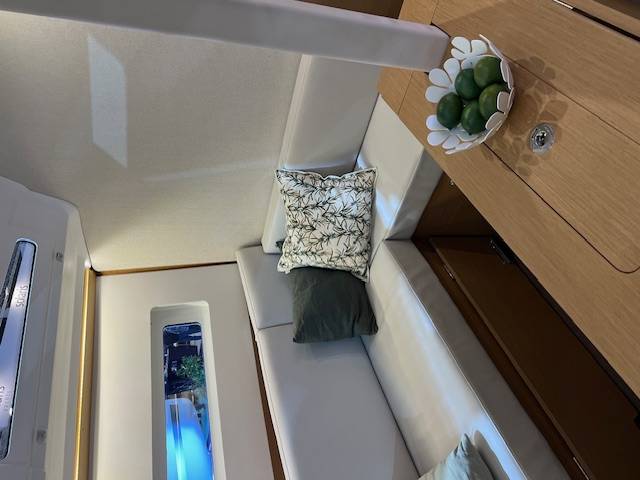 Sun Odyssey 380 - 4