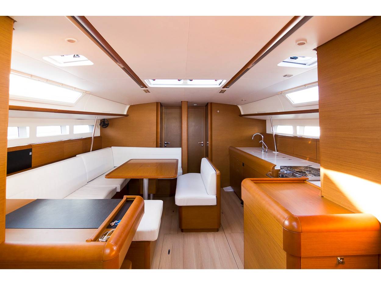 Sun Odyssey 519 - 3
