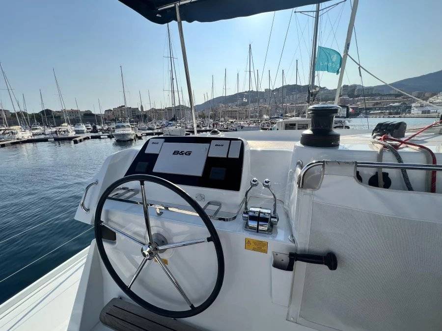 Lagoon 42 - 4