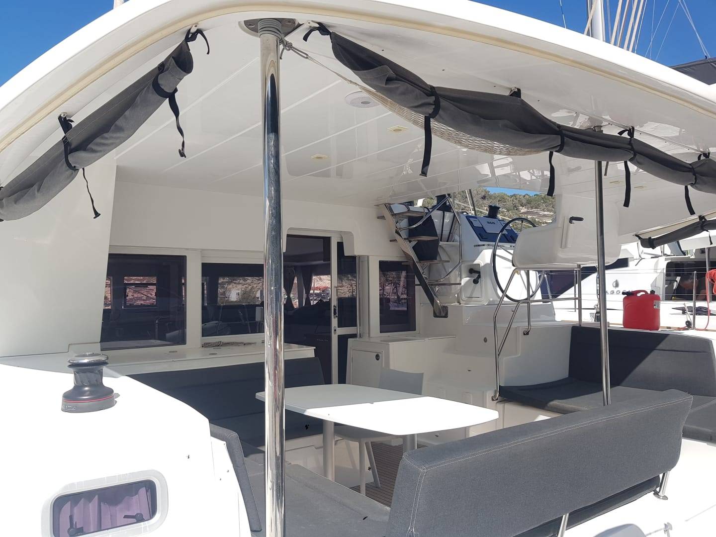 Lagoon 450 SporTop - 4