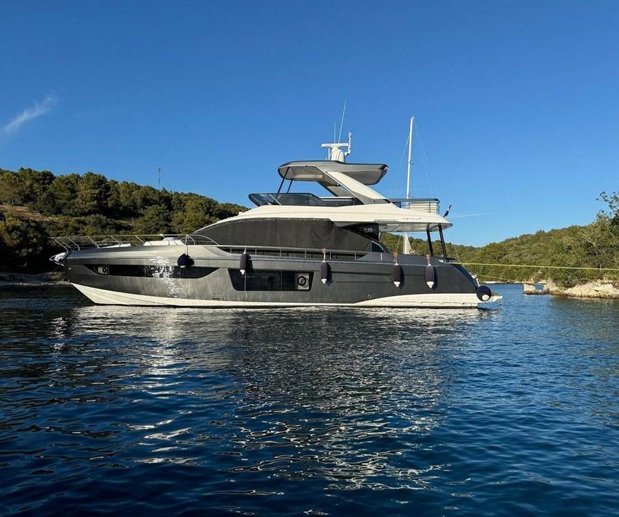 Azimut 68 Fly