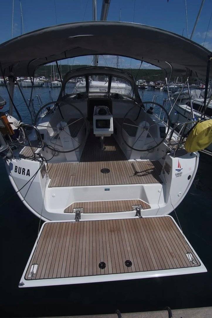 Bavaria 37 Cruiser - 5