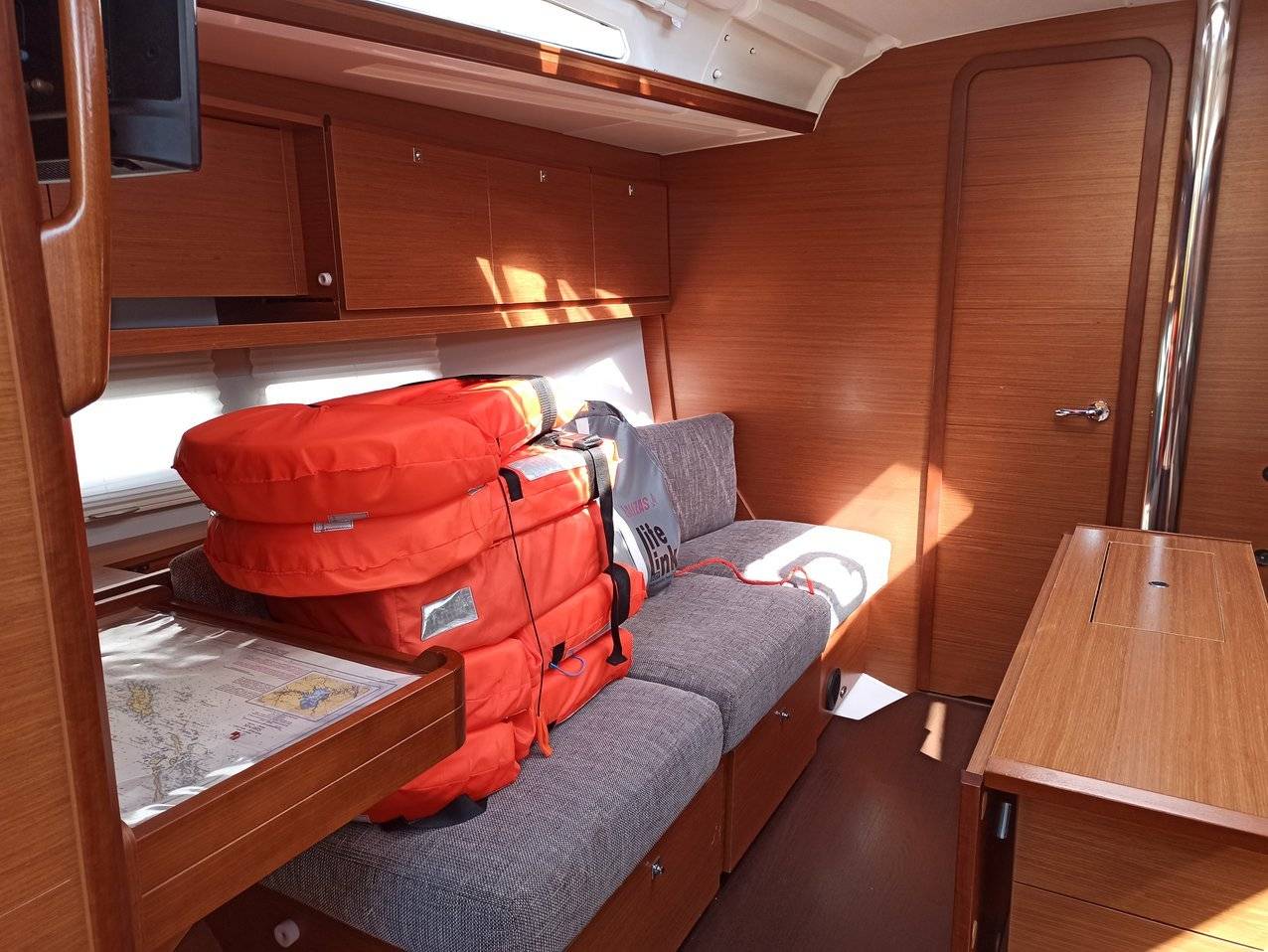 Dufour 390 Grand Large - 4