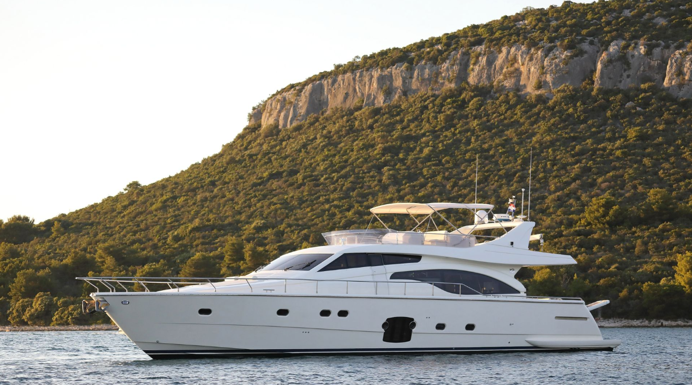 Ferretti 681