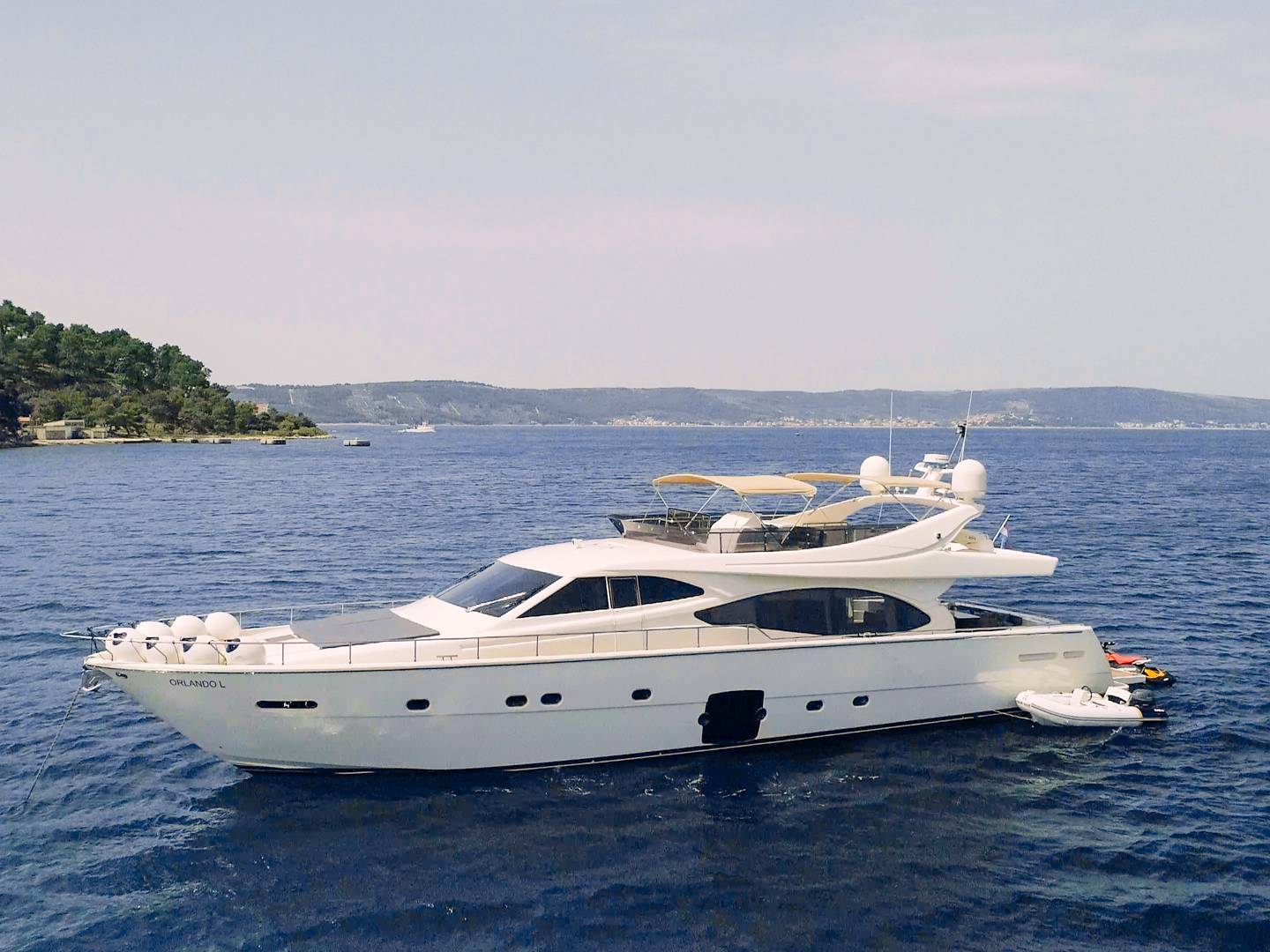 Ferretti 780