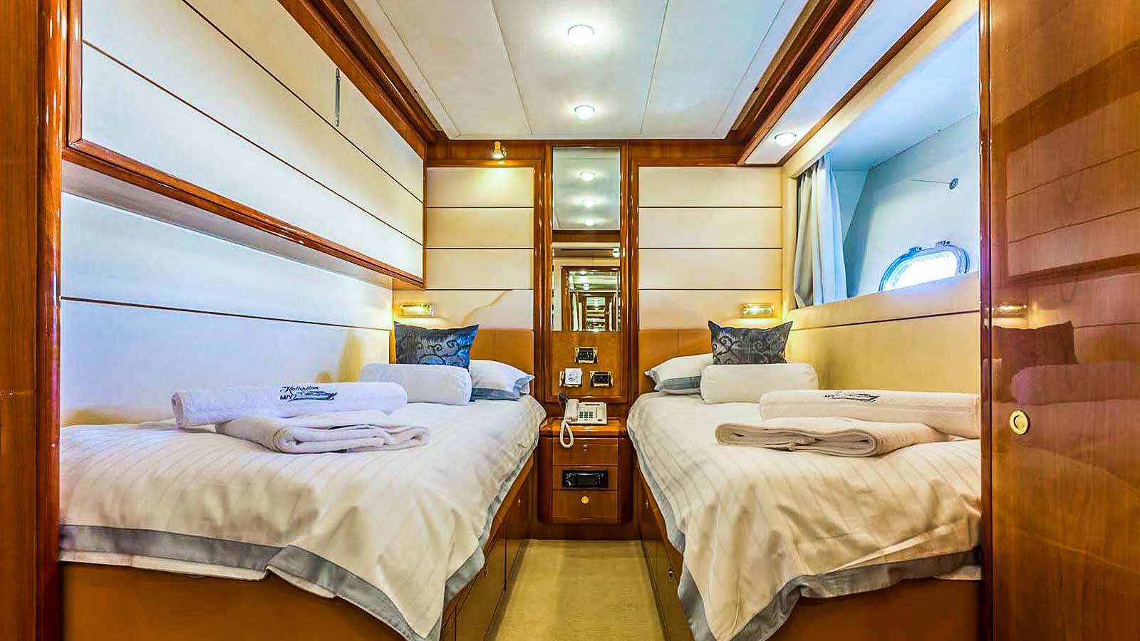 Ferretti 880 - 4