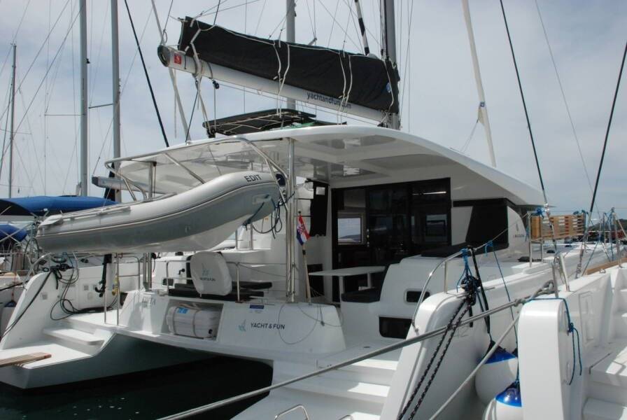 Lagoon 42