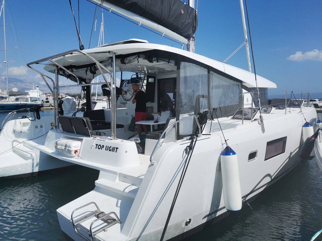 Lagoon 42