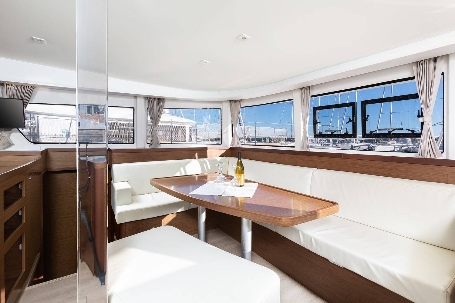 Lagoon 42 - 4
