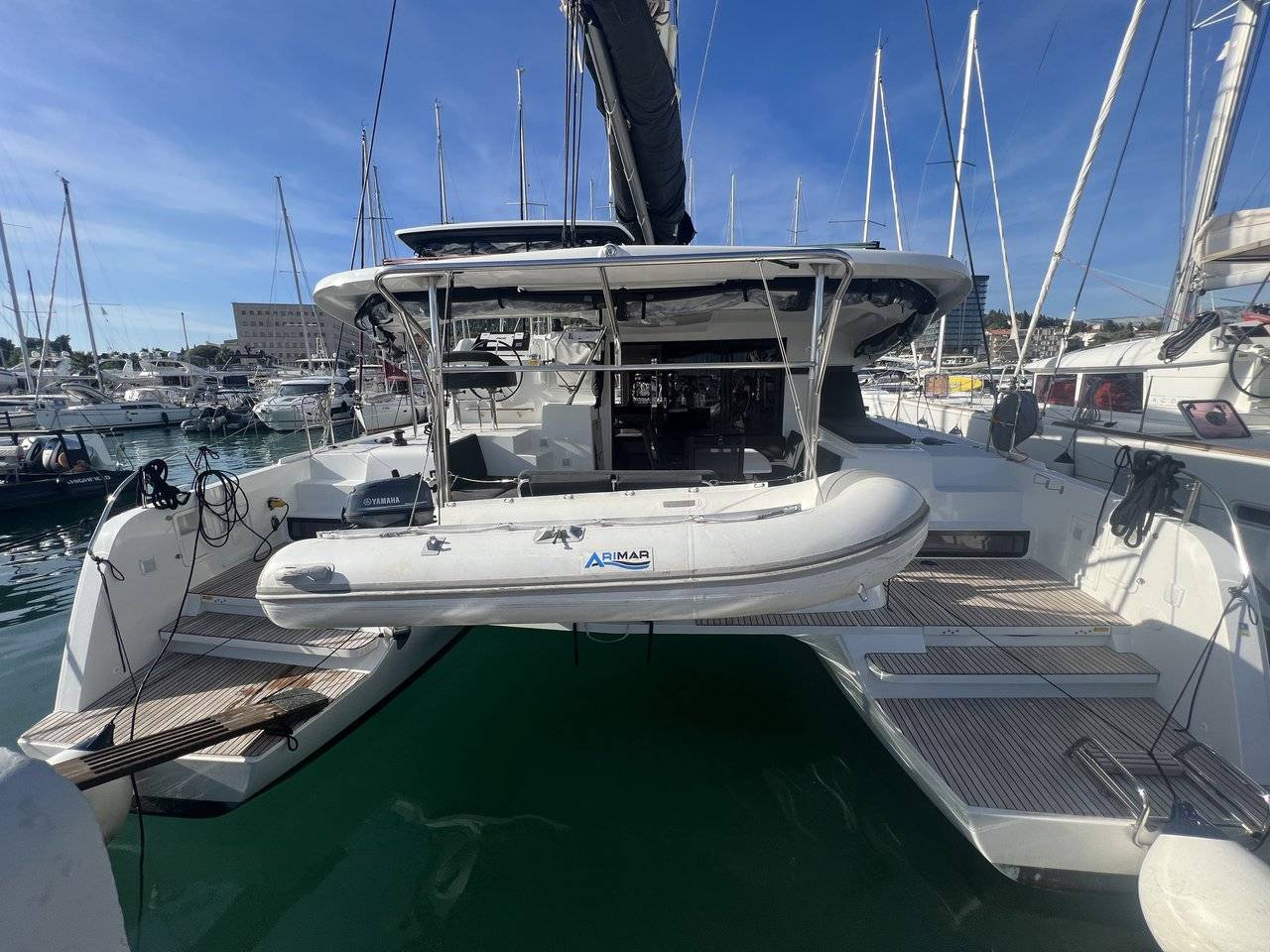 Lagoon 42