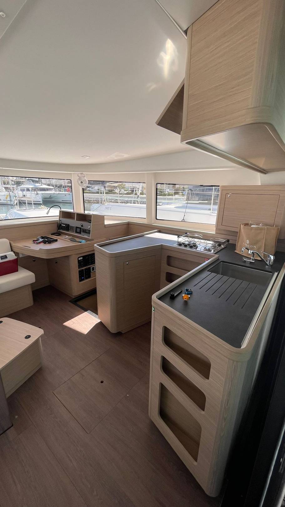 Lagoon 42 - 4