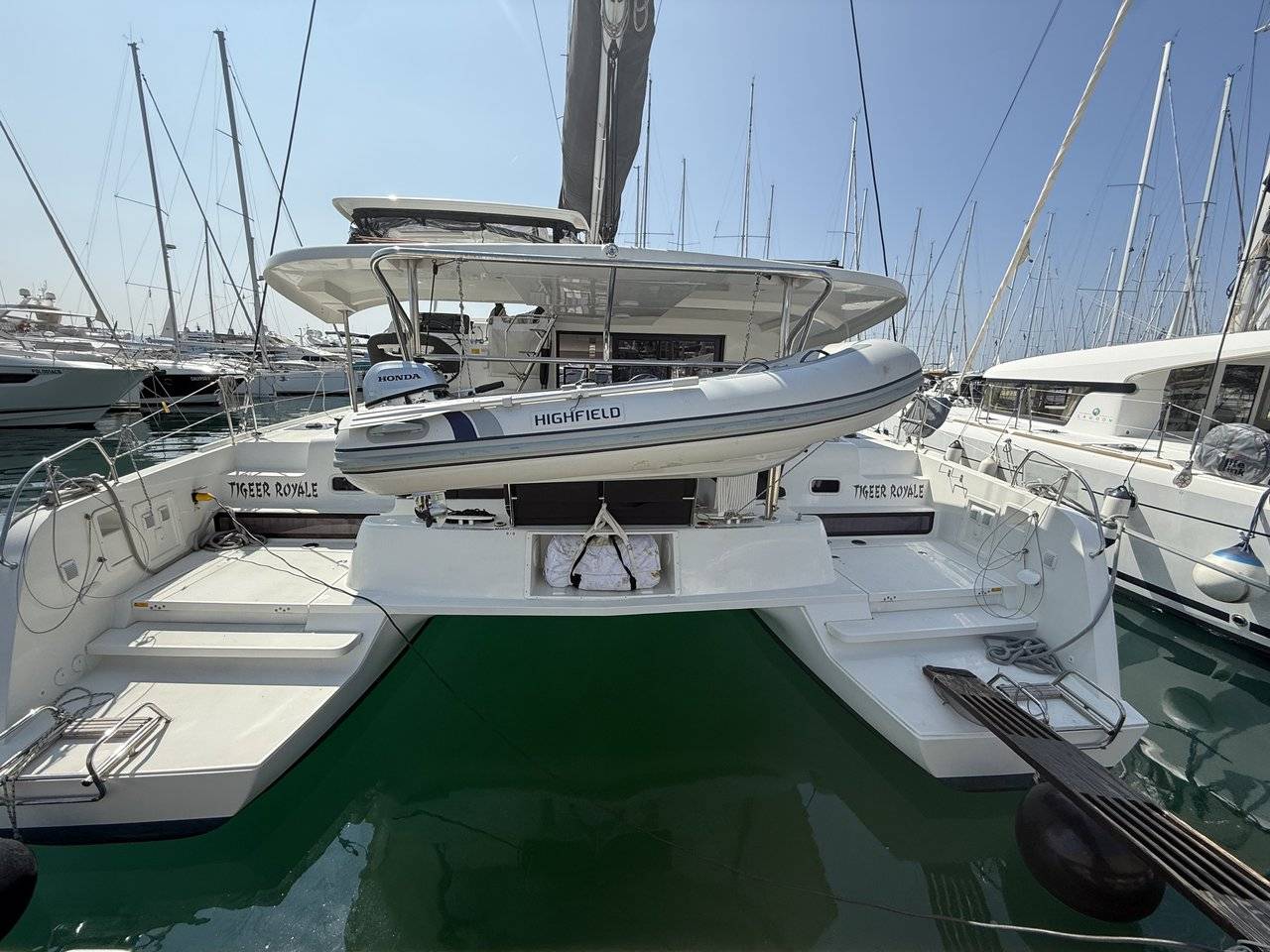 Lagoon 42
