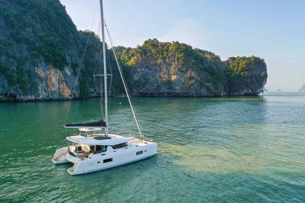 Lagoon 42 - 4