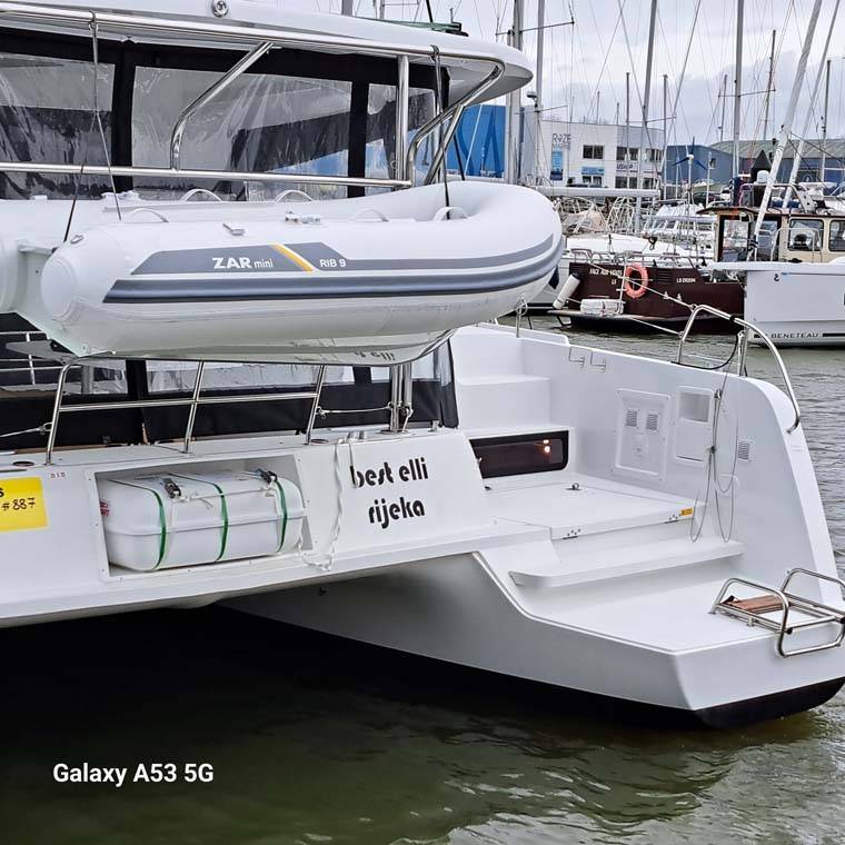 Lagoon 42