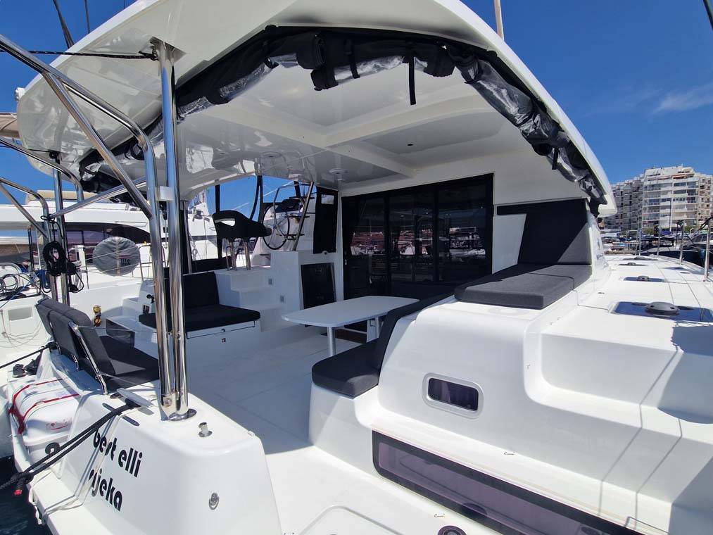Lagoon 42 - 2