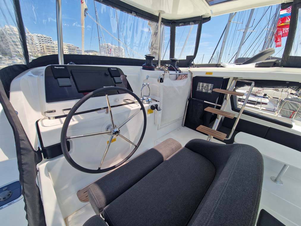 Lagoon 42 - 5