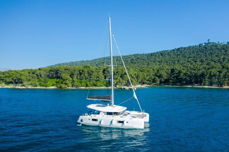 Lagoon 42