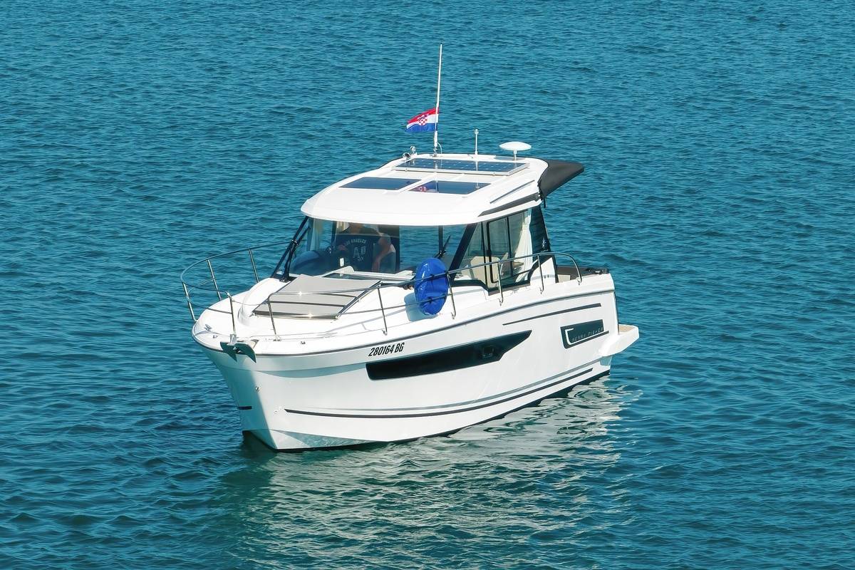 Merry Fisher 895 - 3