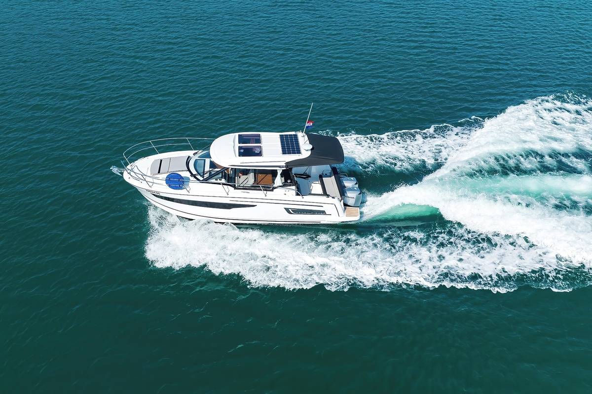 Merry Fisher 895 - 2