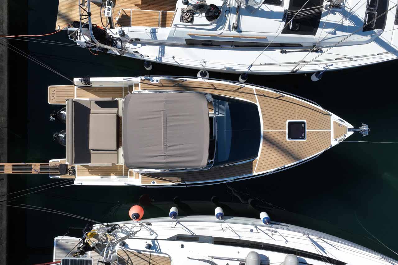 Nuva M9 Cabin