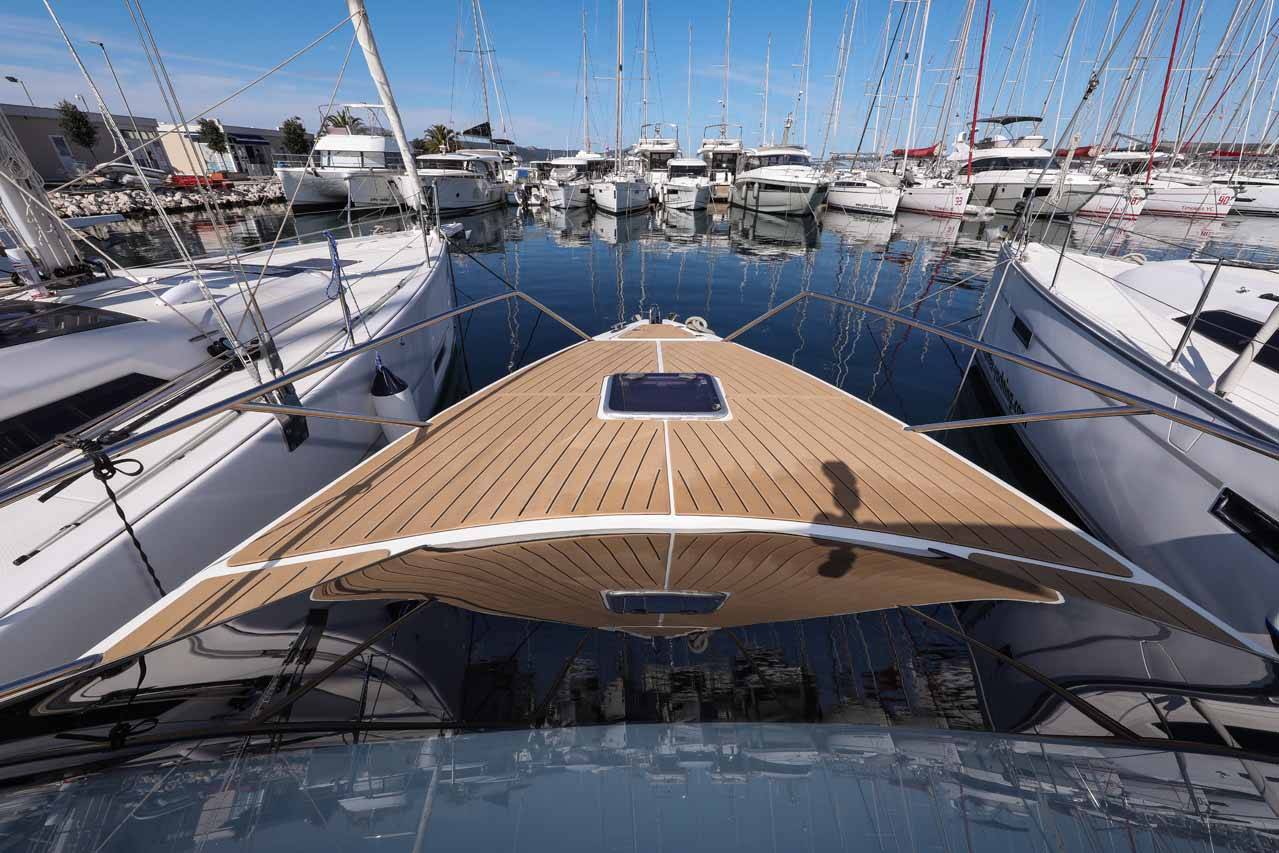 Nuva M9 Cabin - 3