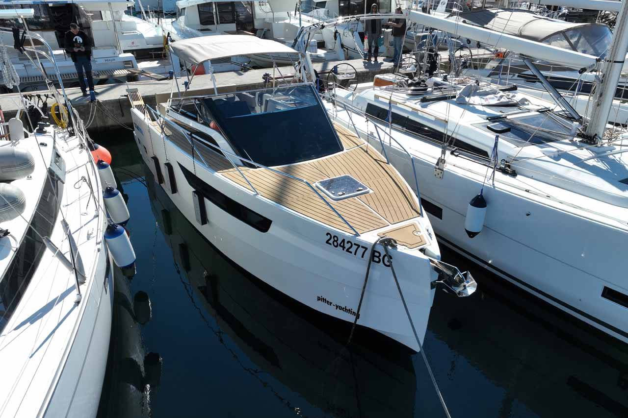 Nuva M9 Cabin - 2